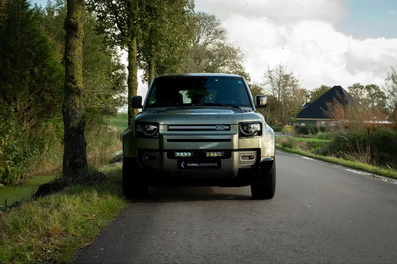 Land Rover Defender (2022)