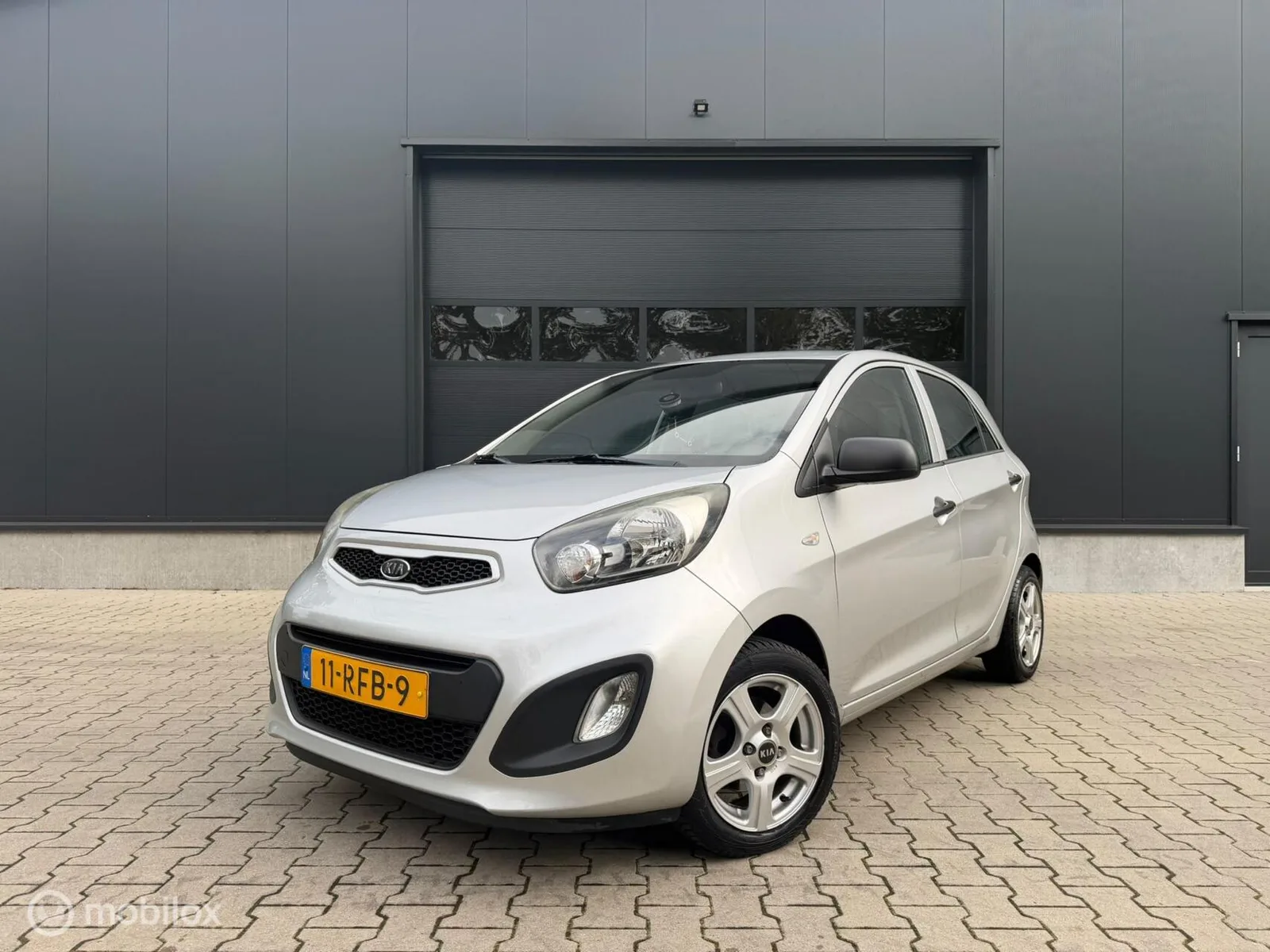 Kia Picanto (2011) — foto 1