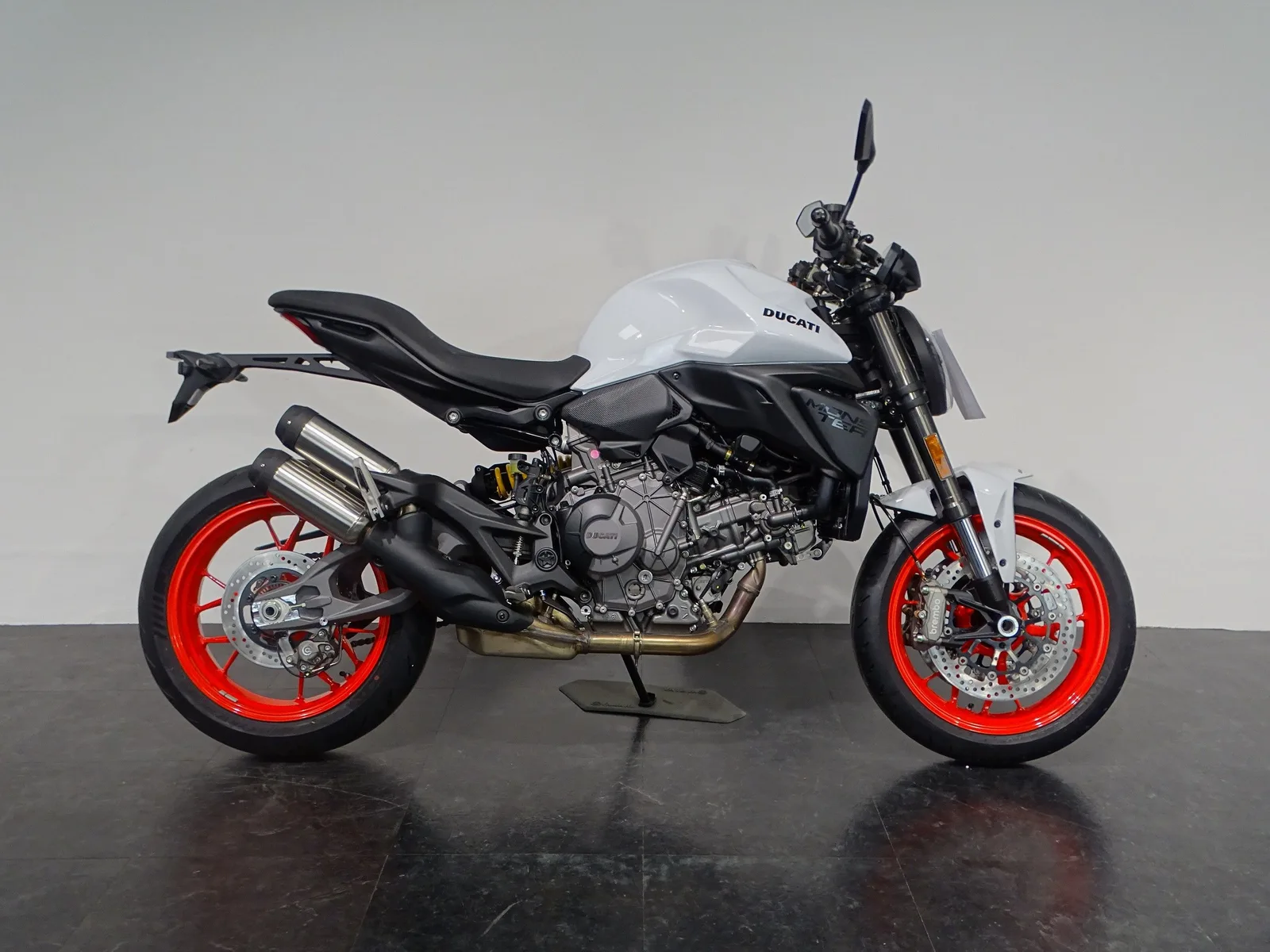 Ducati Monster V2 (2026) — foto 1