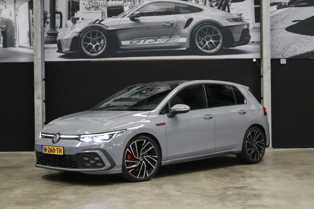 Volkswagen Golf (2020) — foto 1