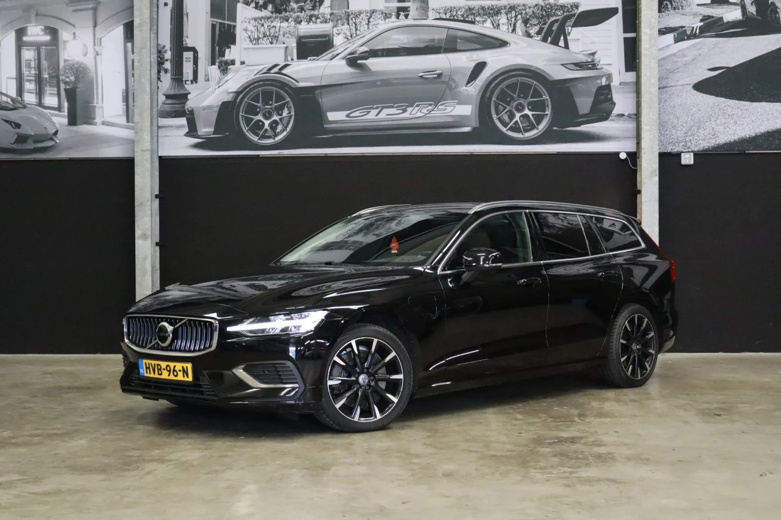 Volvo V60 (2023) — foto 1