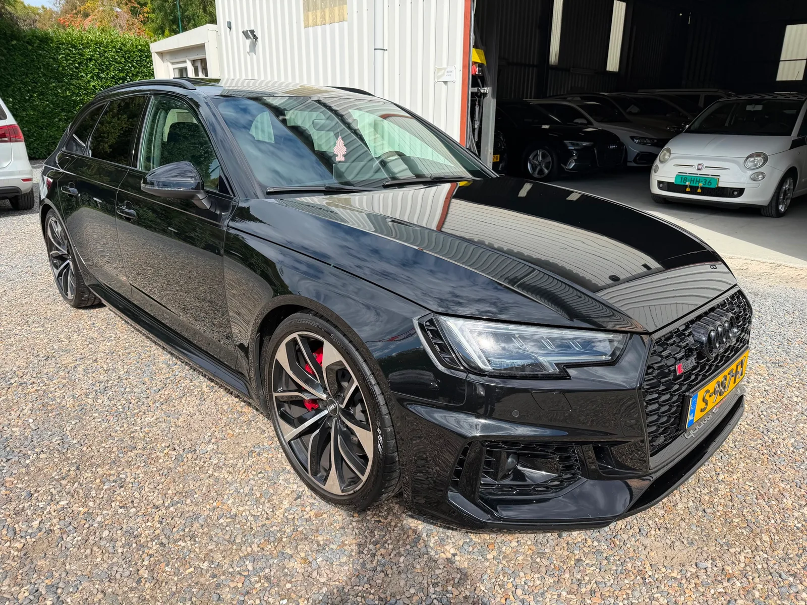 Audi A4 (2019) — foto 1