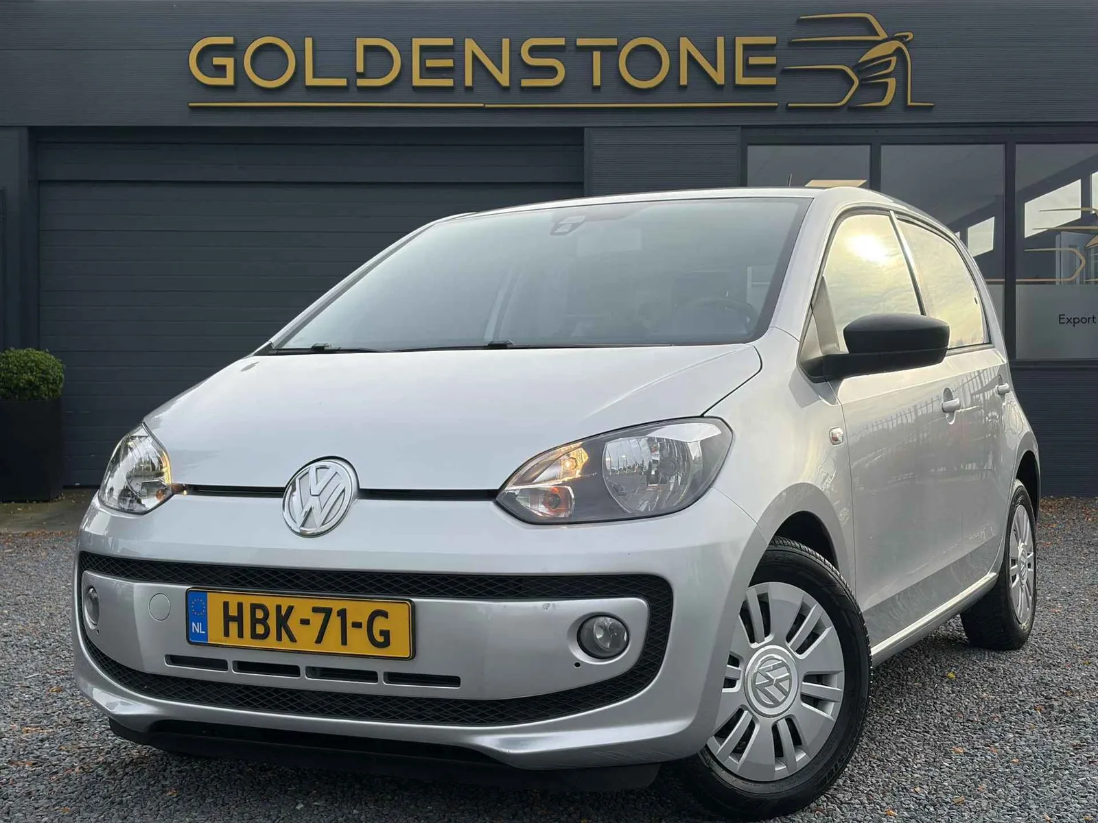Volkswagen Up! (2013) — foto 1