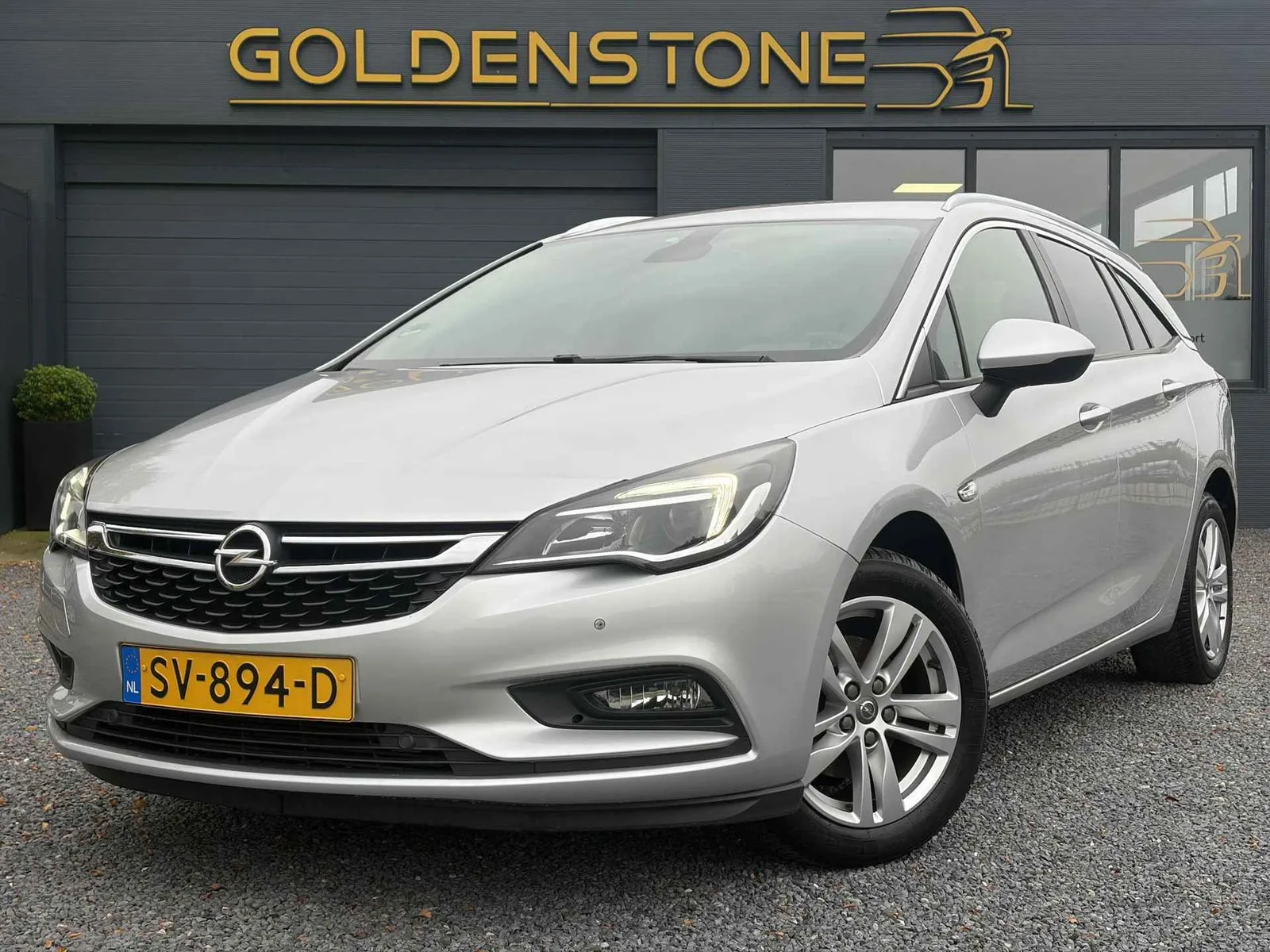 Opel Astra (2018) — foto 1