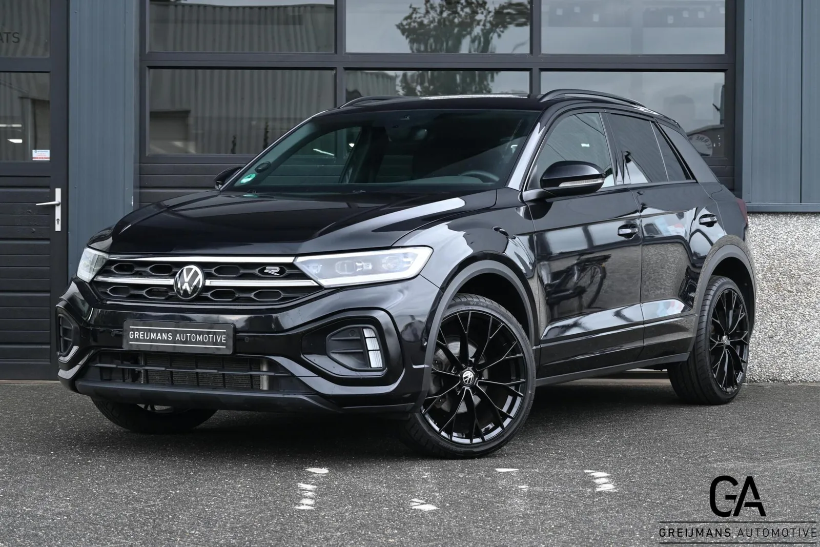Volkswagen T-Roc (2023) — foto 1