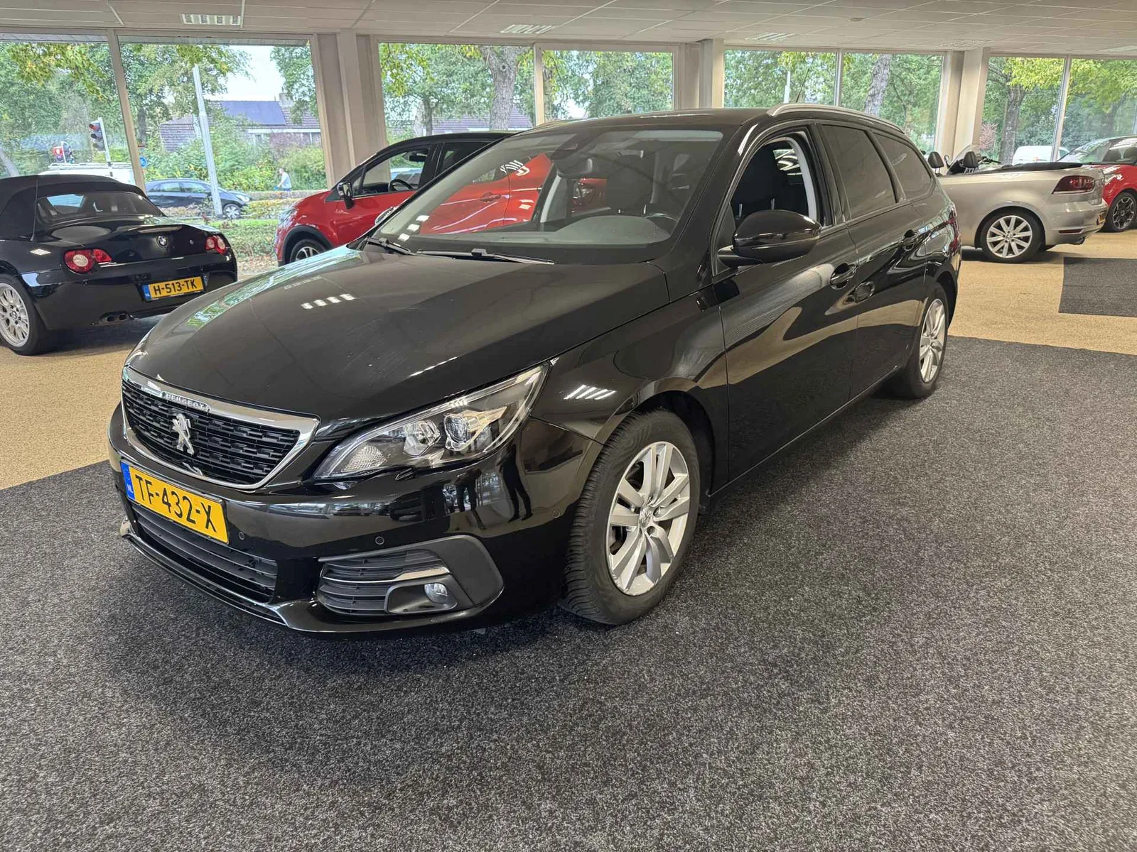 Peugeot 308 (2018) — foto 1