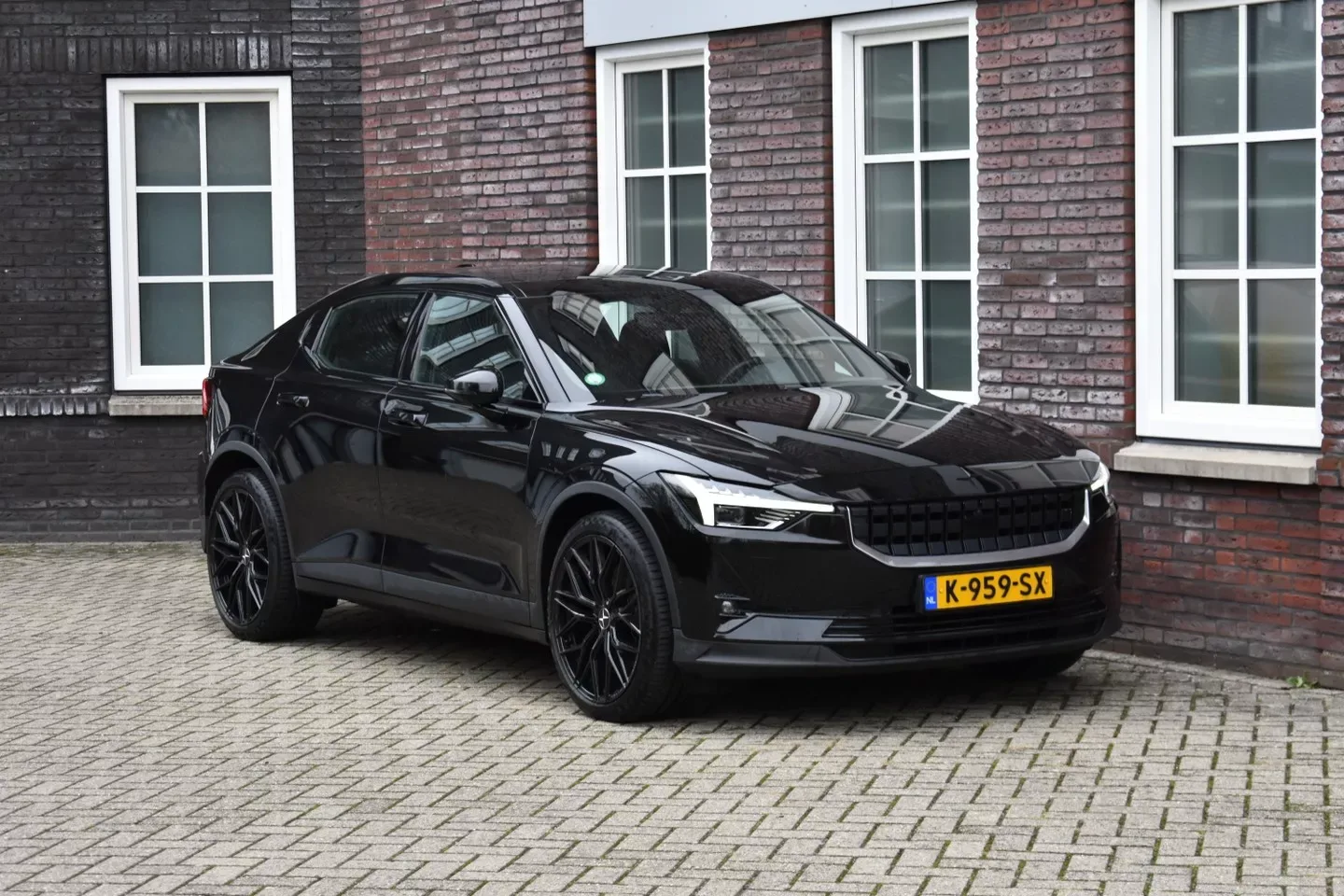 Polestar 2 (2021) — foto 1