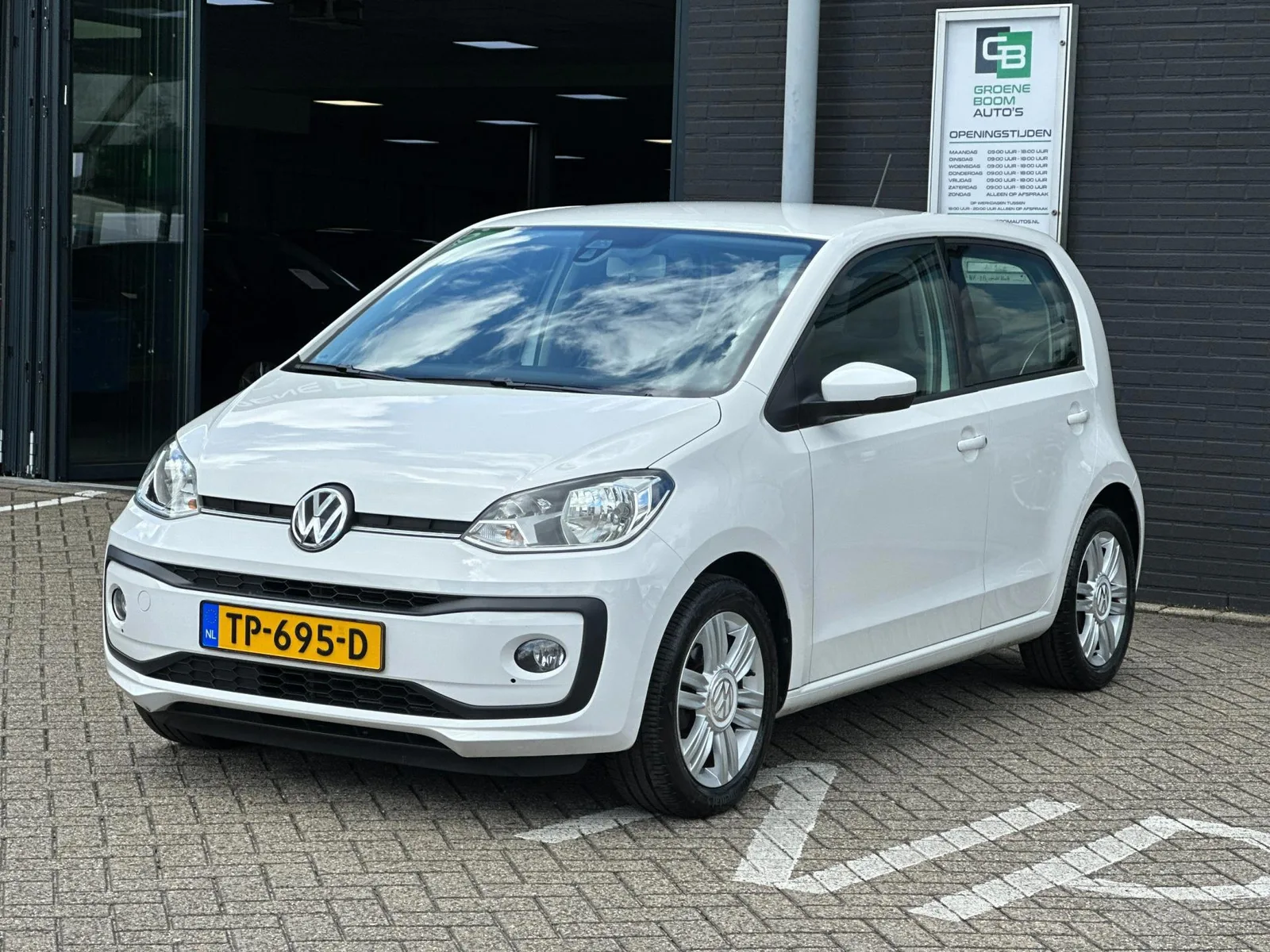 Volkswagen Up! (2018) — foto 1