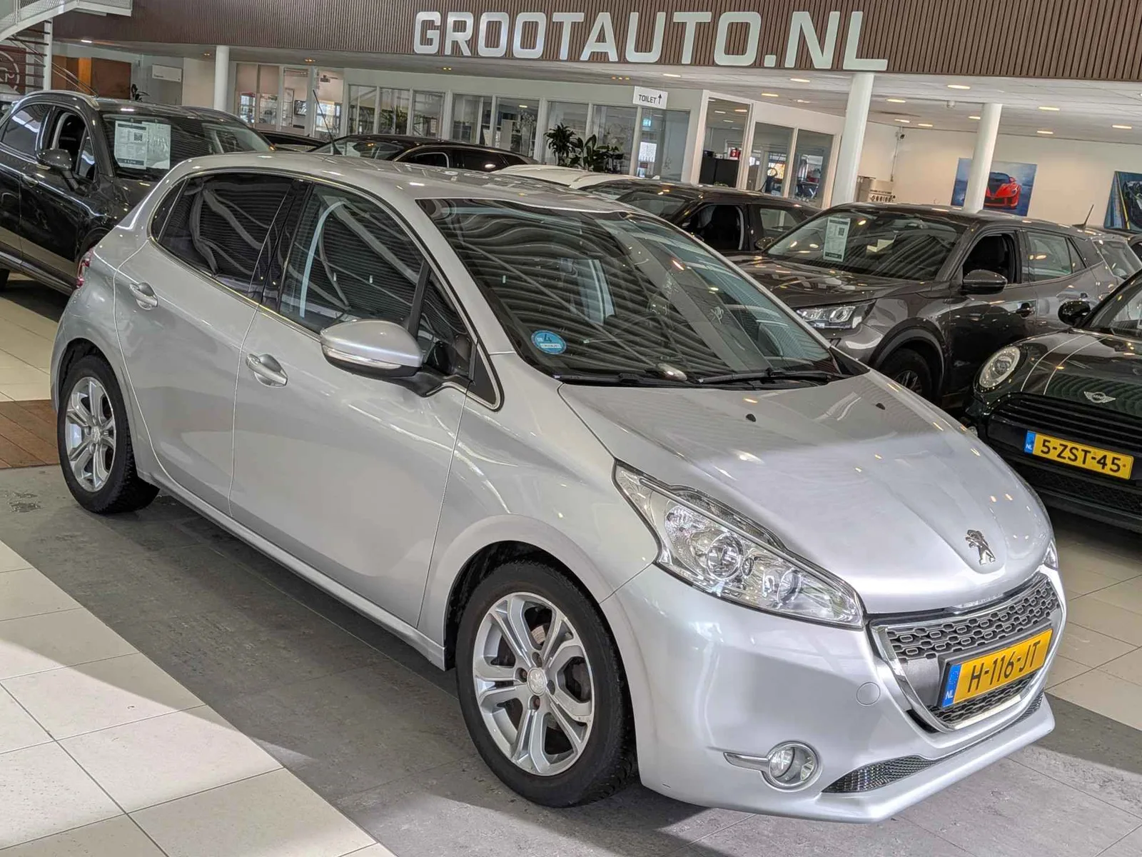 Peugeot 208 (2013) — foto 1