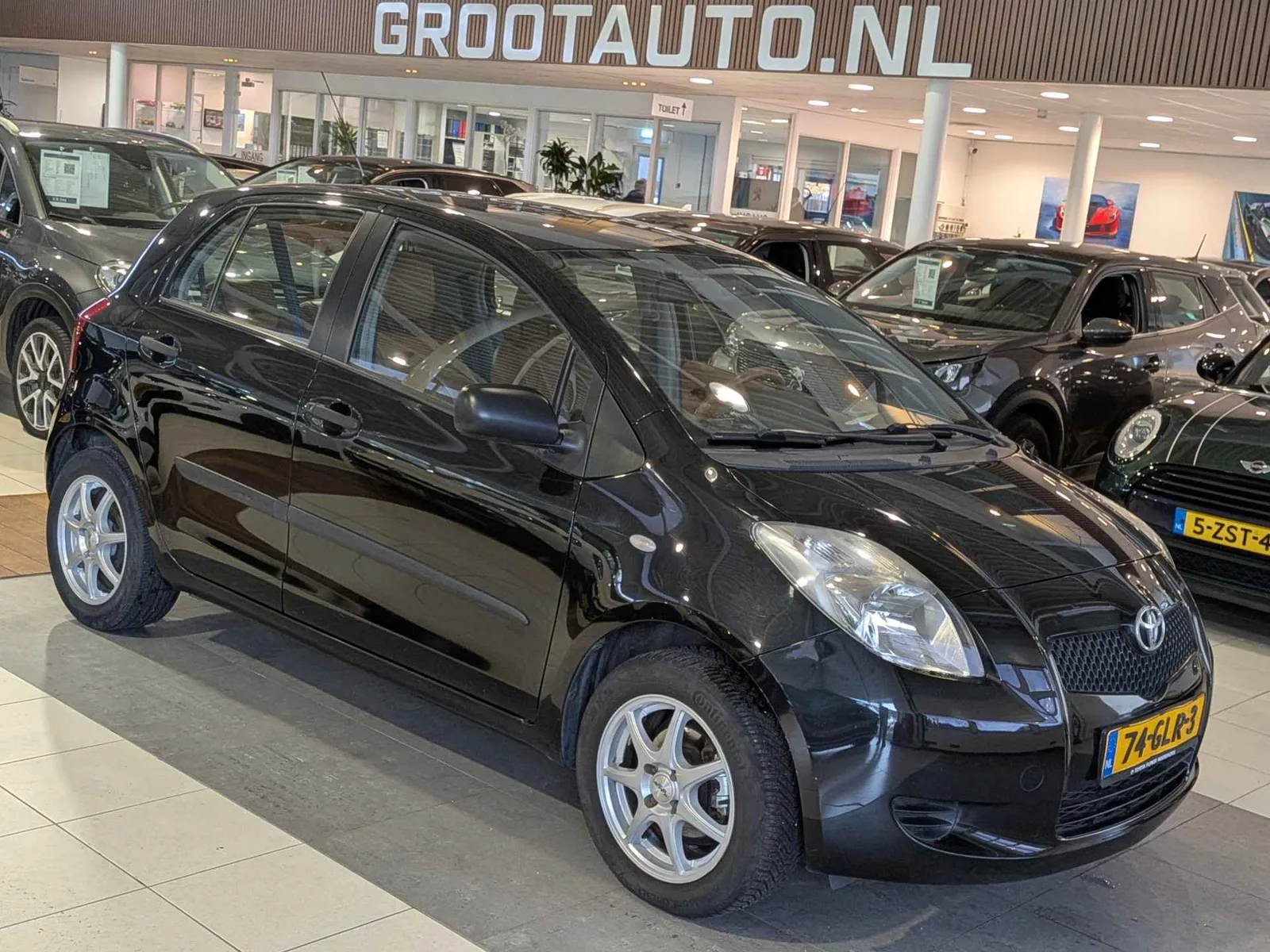 Toyota Yaris (2008) — foto 1