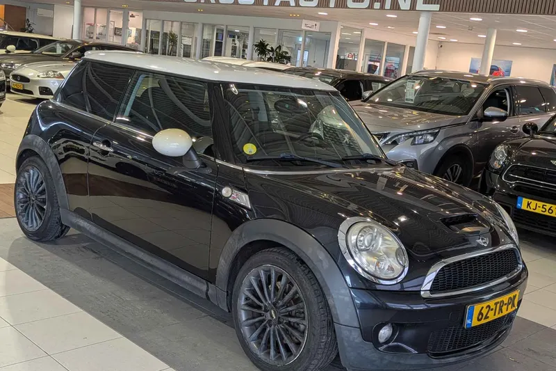 MINI Cooper (2007)
