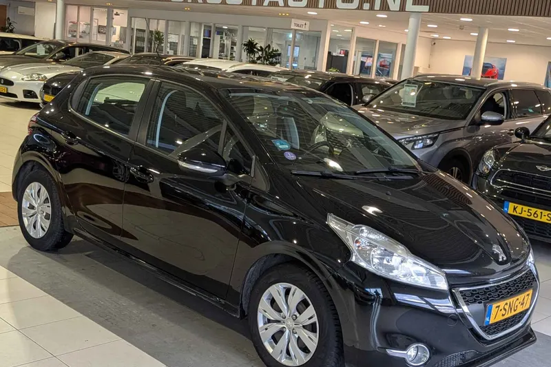 Peugeot 208 (2013)