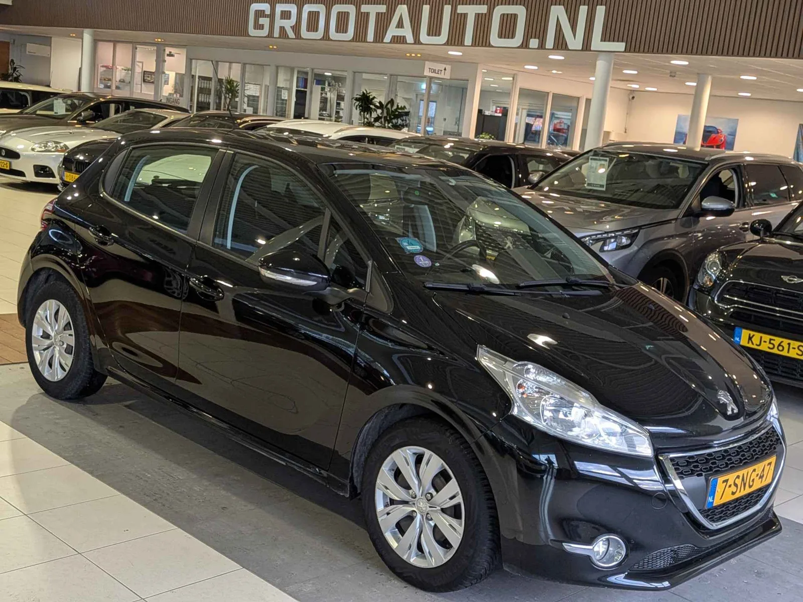 Peugeot 208 (2013) — foto 1
