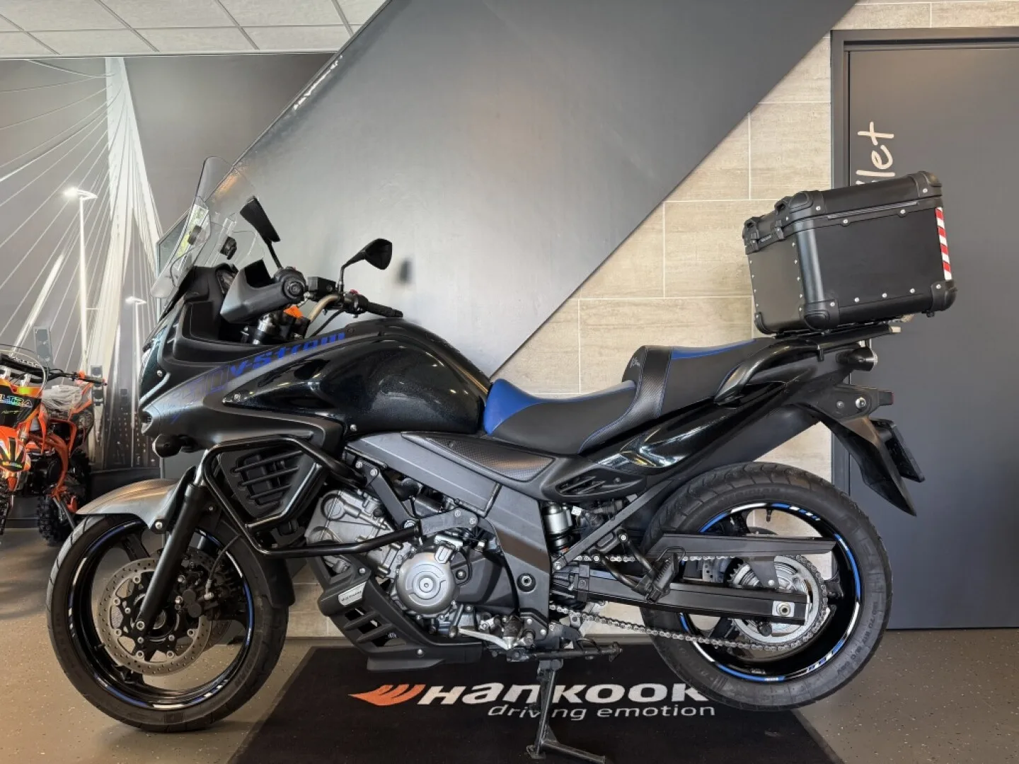 Suzuki V-Strom 650 (2014) — foto 1