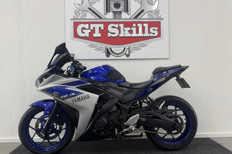 Yamaha YZF-R3 (2016)