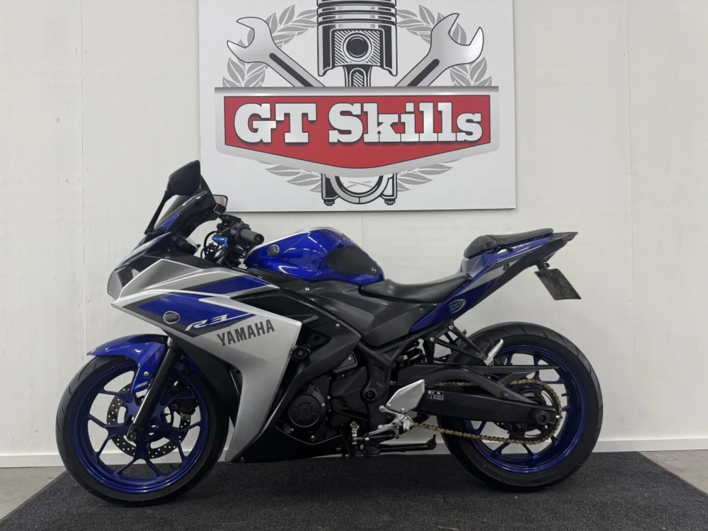 Yamaha YZF-R3 (2016) — foto 1
