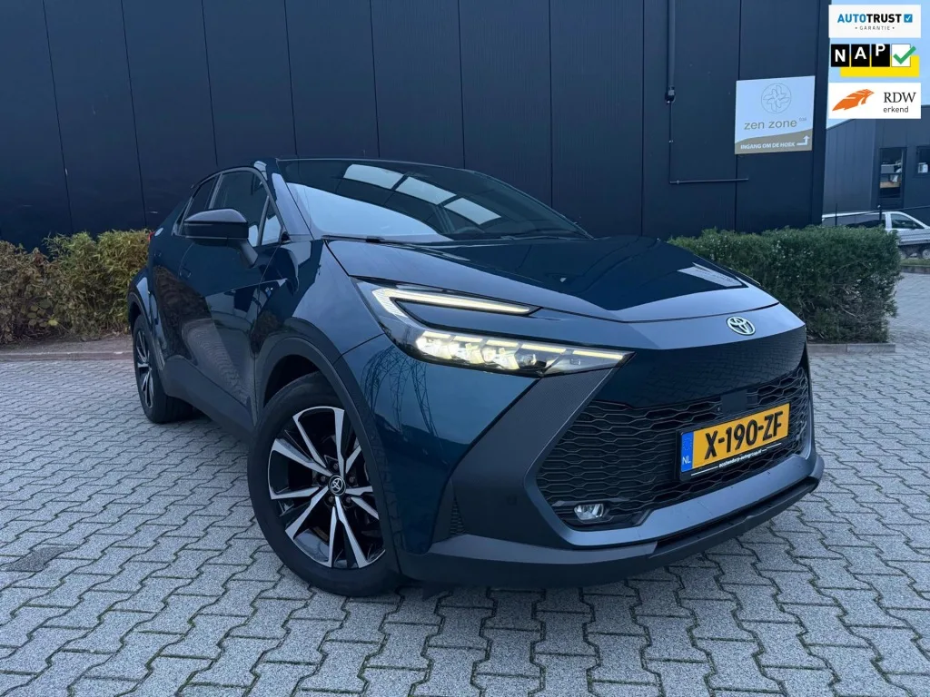 Toyota C-HR (2024) — foto 1