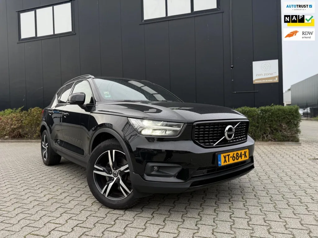 Volvo XC40 (2019) — foto 1