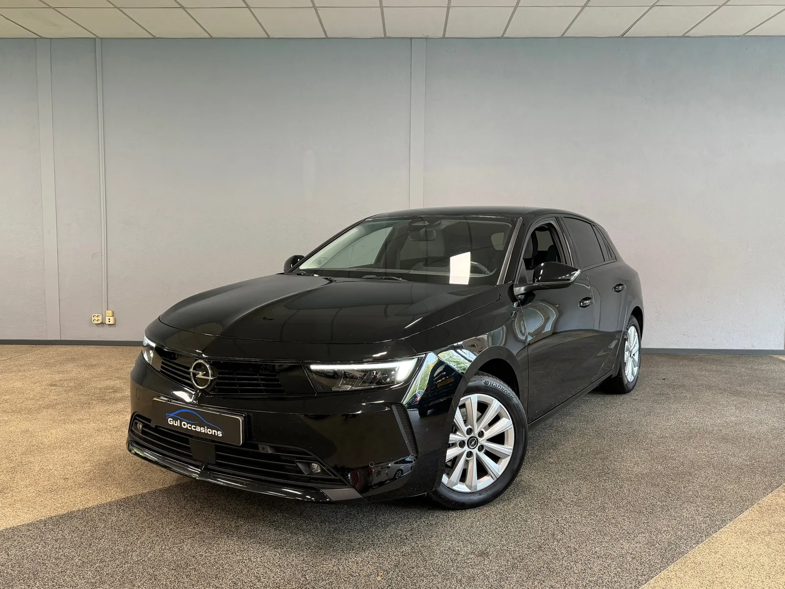 Opel Astra (2023) — foto 1