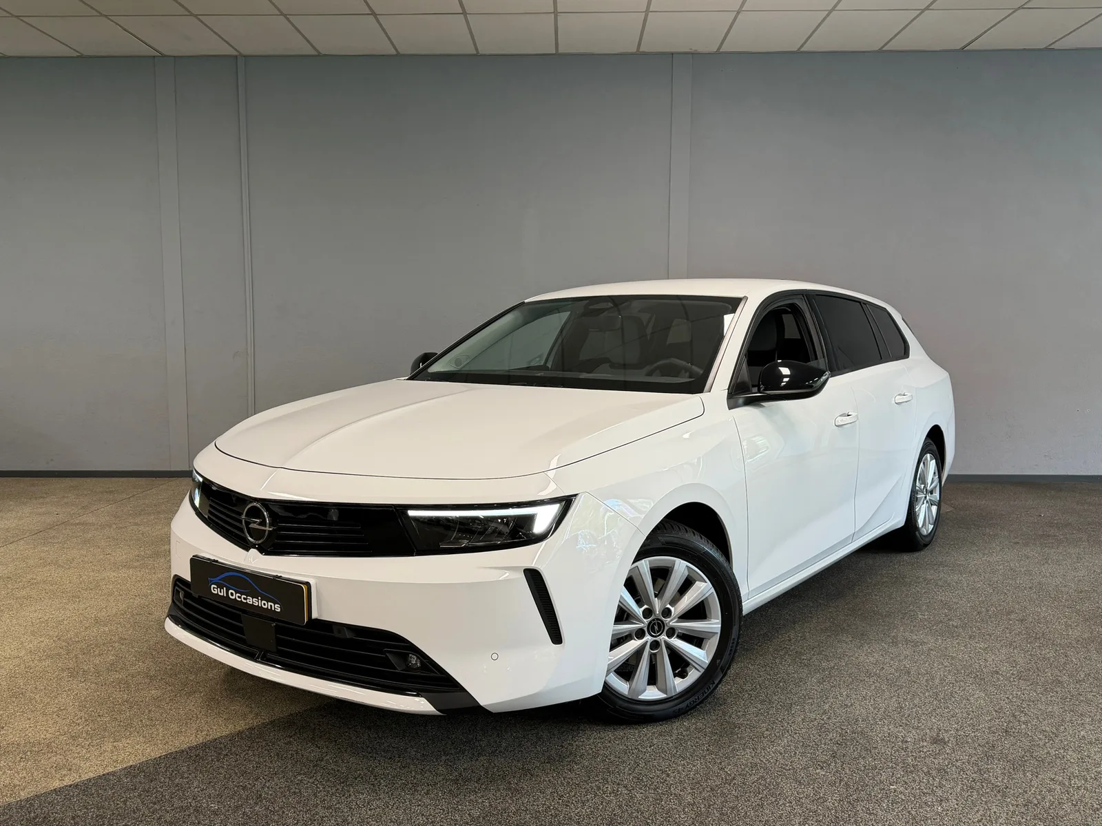 Opel Astra (2023) — foto 1