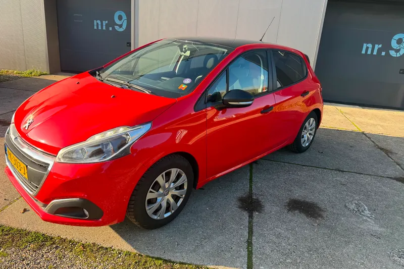 Peugeot 208 (2017)
