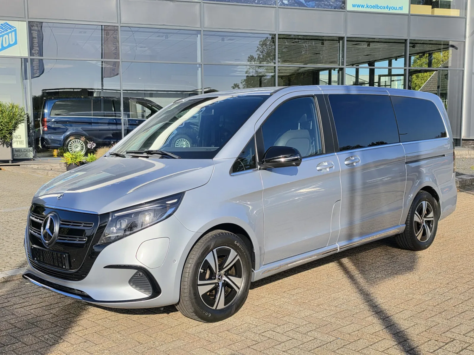 Mercedes-Benz EQV (2025) — foto 1