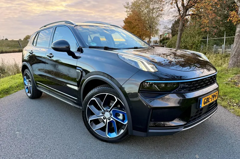 Lynk & Co 01 (2022)