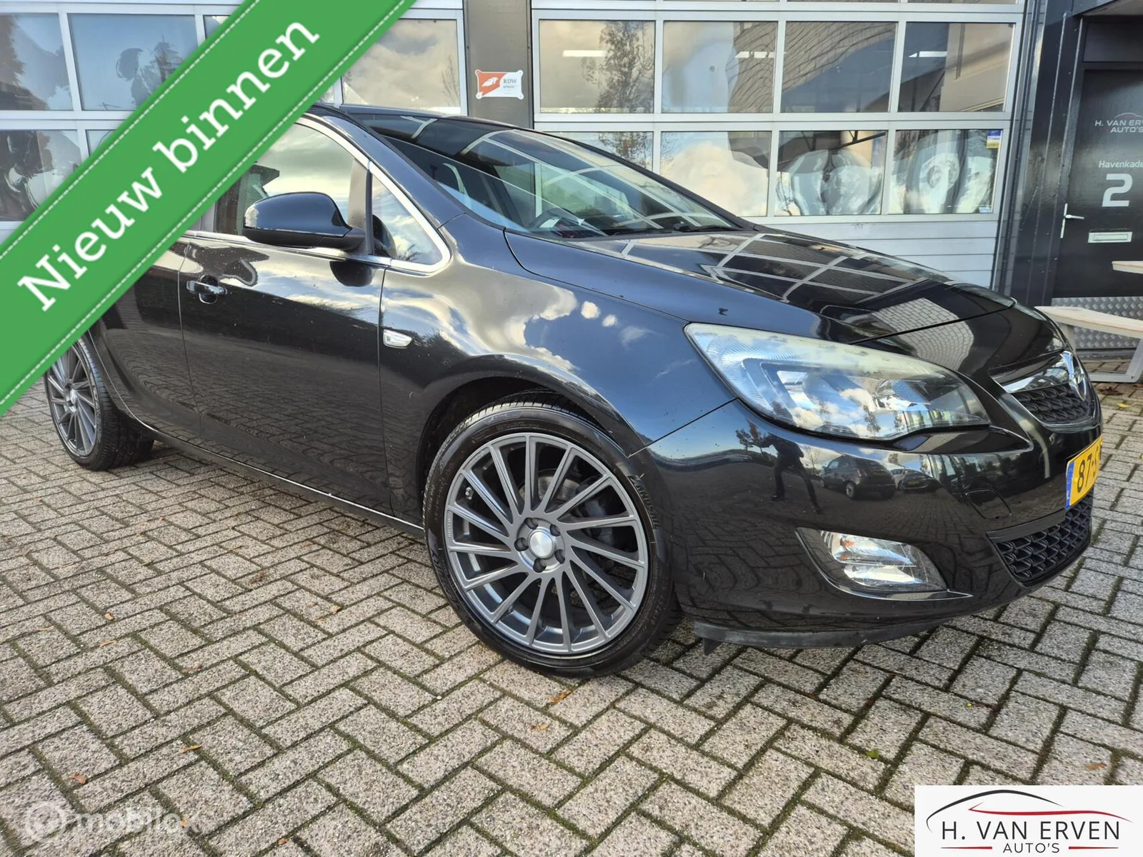 Opel Astra (2011) — foto 1