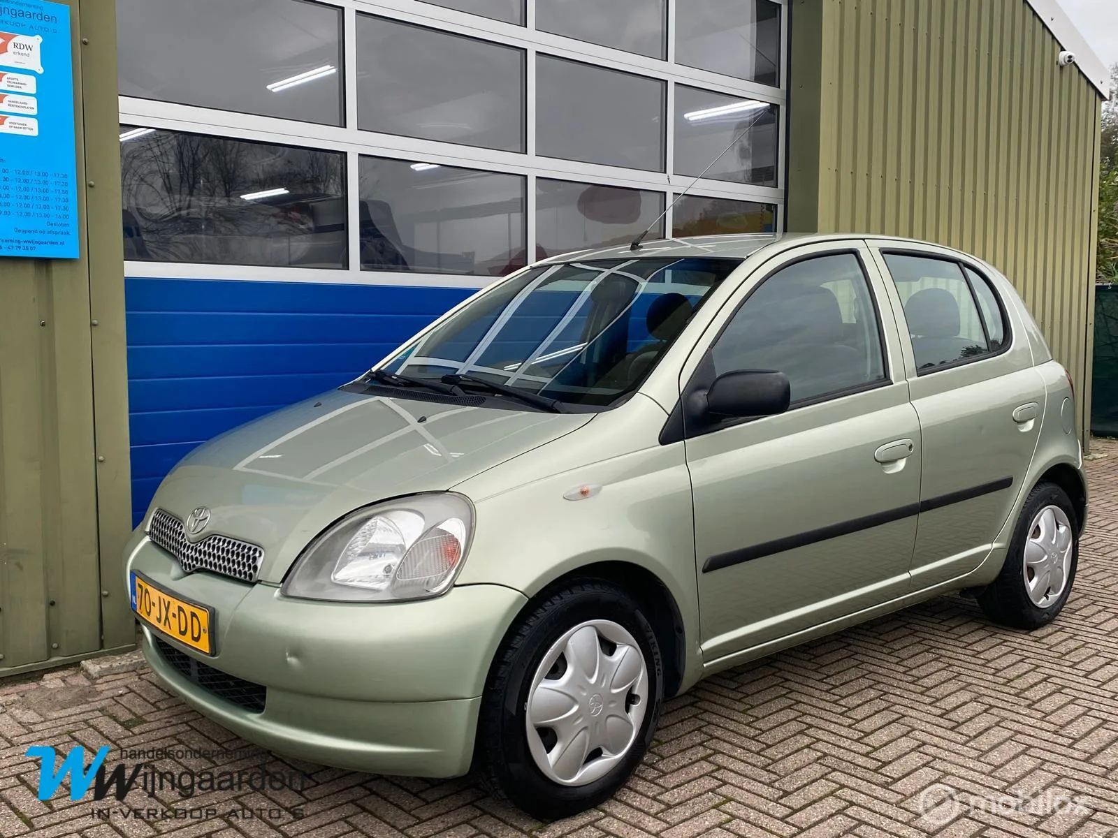 Toyota Yaris (2002) — foto 1