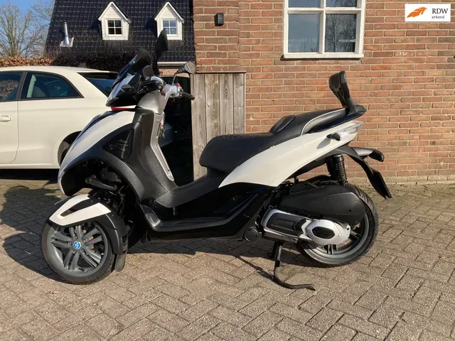 Piaggio MP3 Yourban (2012) — foto 1