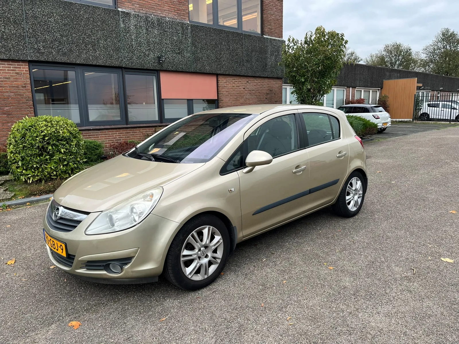 Opel Corsa (2008) — foto 1