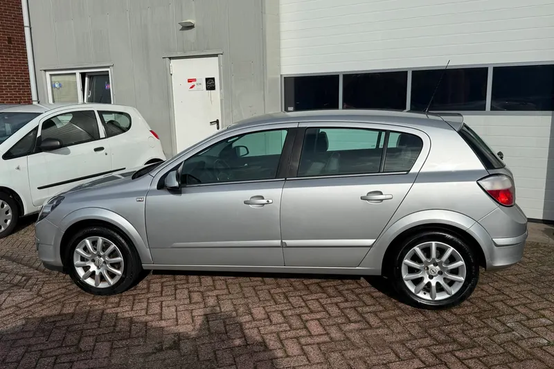 Opel Astra (2004)