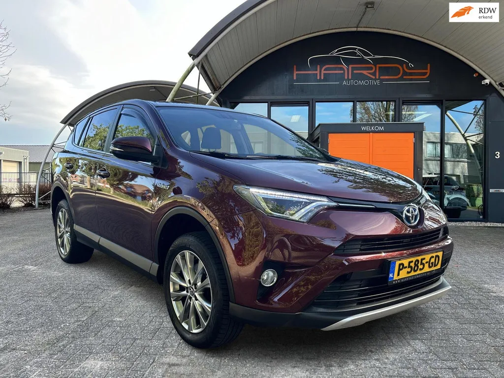 Toyota RAV4 (2016) — foto 1