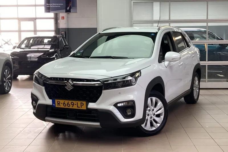 Suzuki S-Cross (2022)