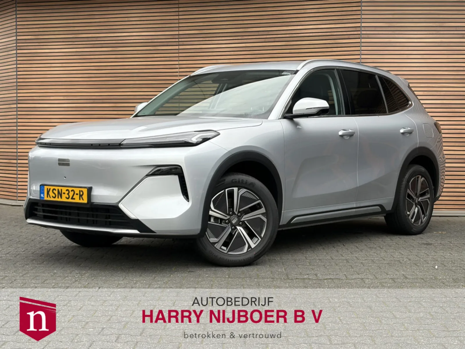 Geely Starray EM-i (2026) — foto 1