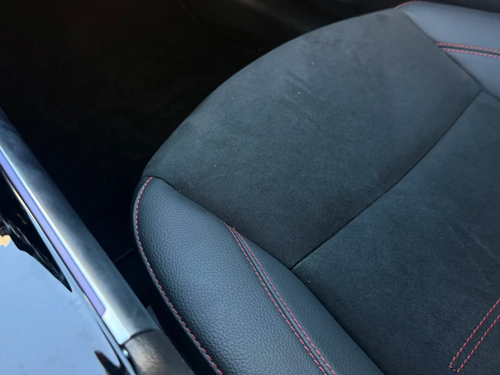 Mercedes-Benz EQA (2023) — foto 1