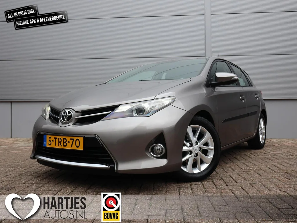Toyota Auris (2014) — foto 1