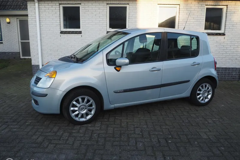 Renault Modus (2004)