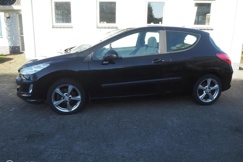 Peugeot 308 (2008)