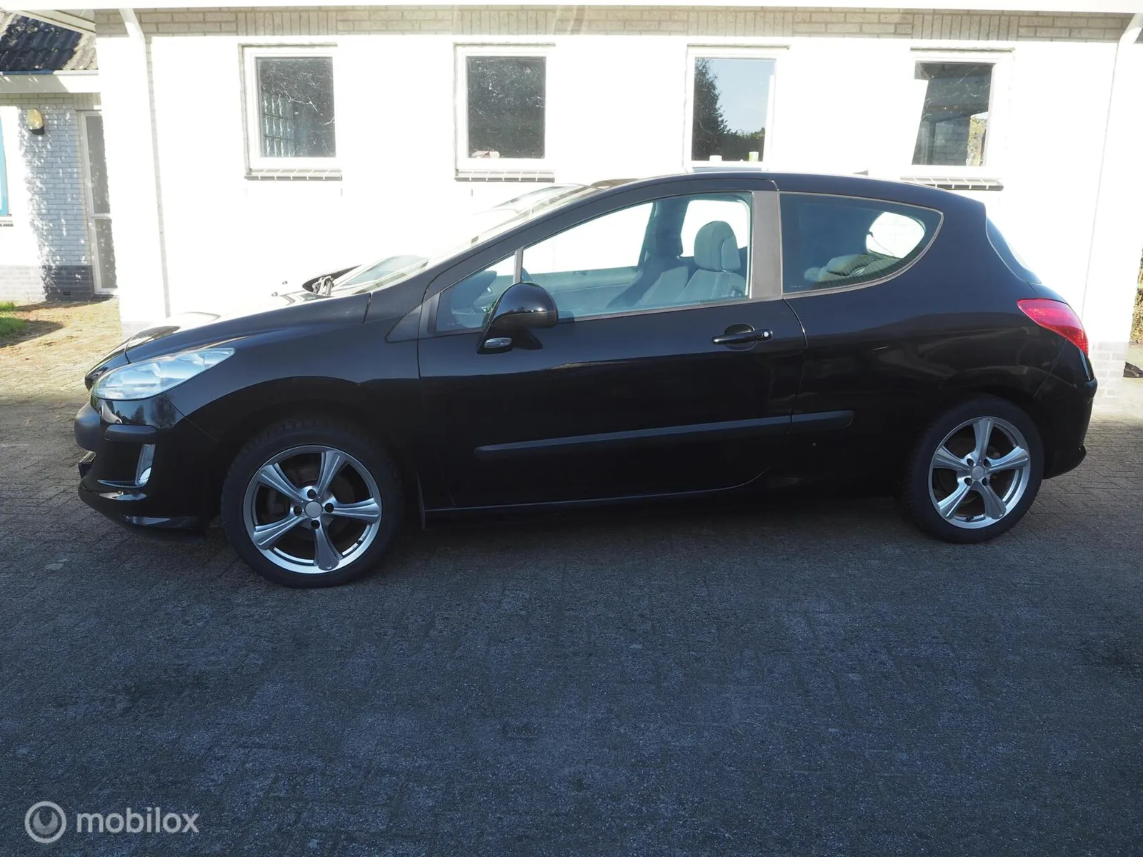 Peugeot 308 (2008) — foto 1