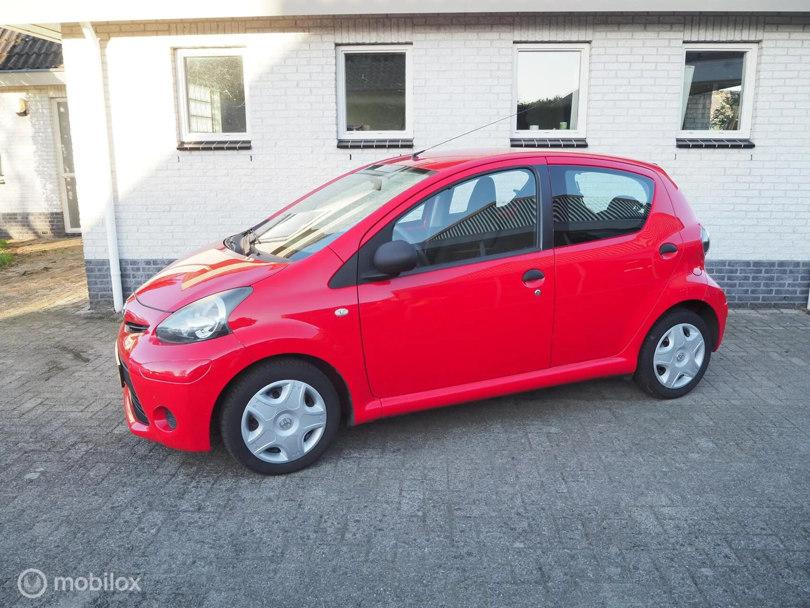 Toyota Aygo (2013) — foto 1