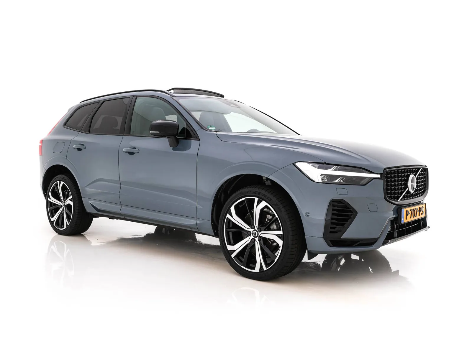 Volvo XC60 (2022) — foto 1