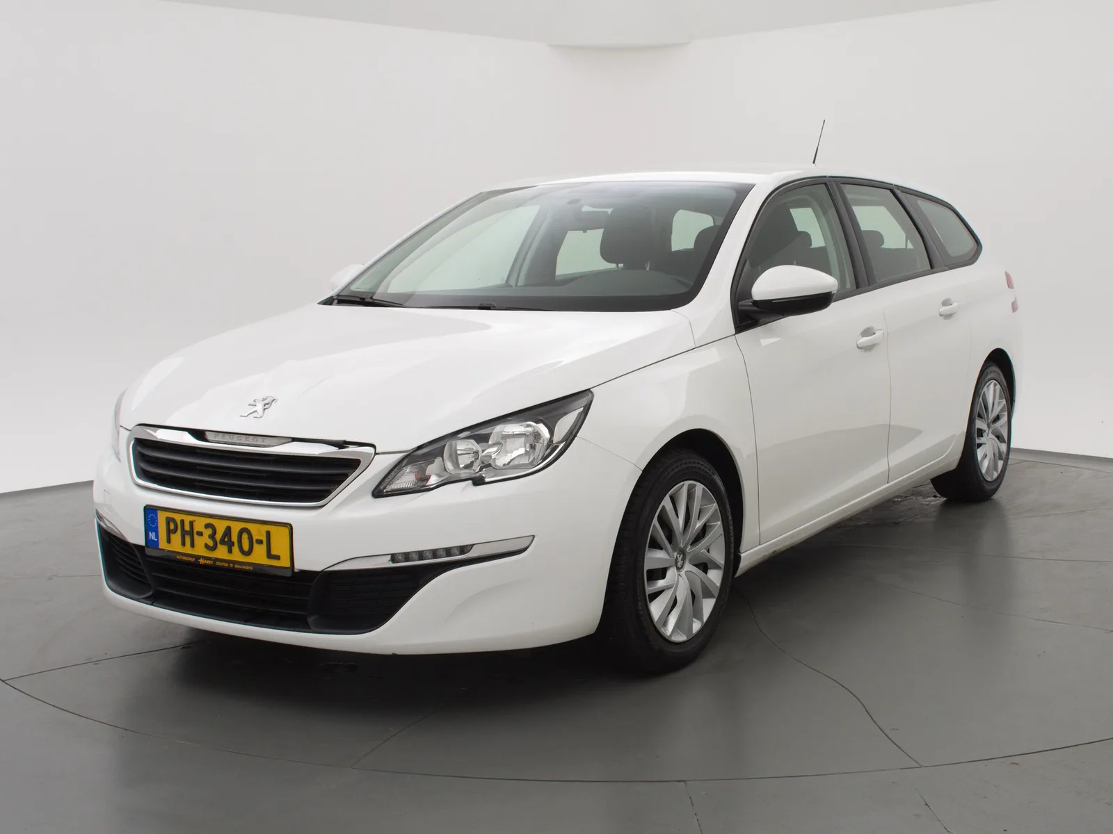 Peugeot 308 (2017) — foto 1