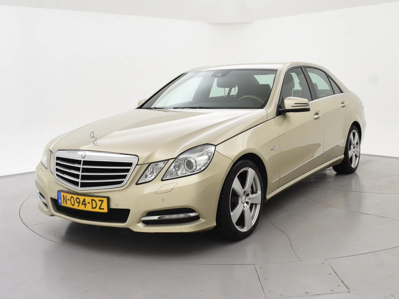 Mercedes-Benz E-Klasse (2012) — foto 1