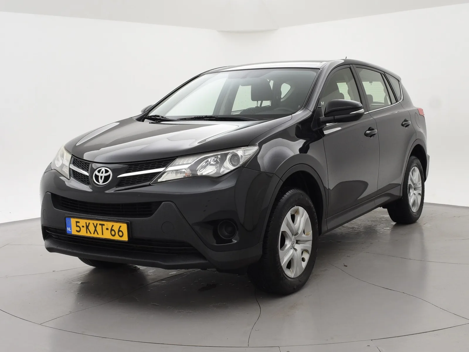 Toyota RAV4 (2013) — foto 1