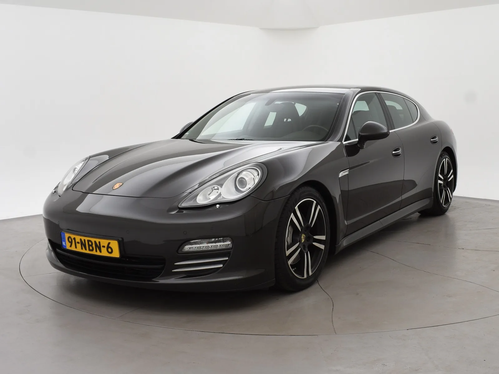Porsche Panamera (2010) — foto 1