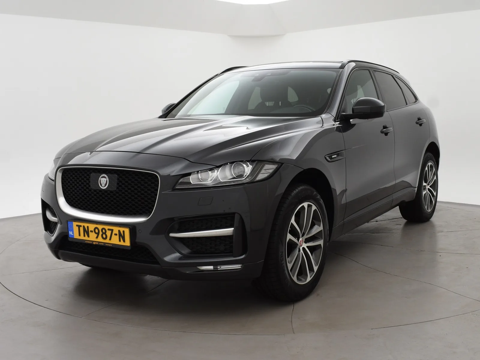 Jaguar F-Pace (2018) — foto 1