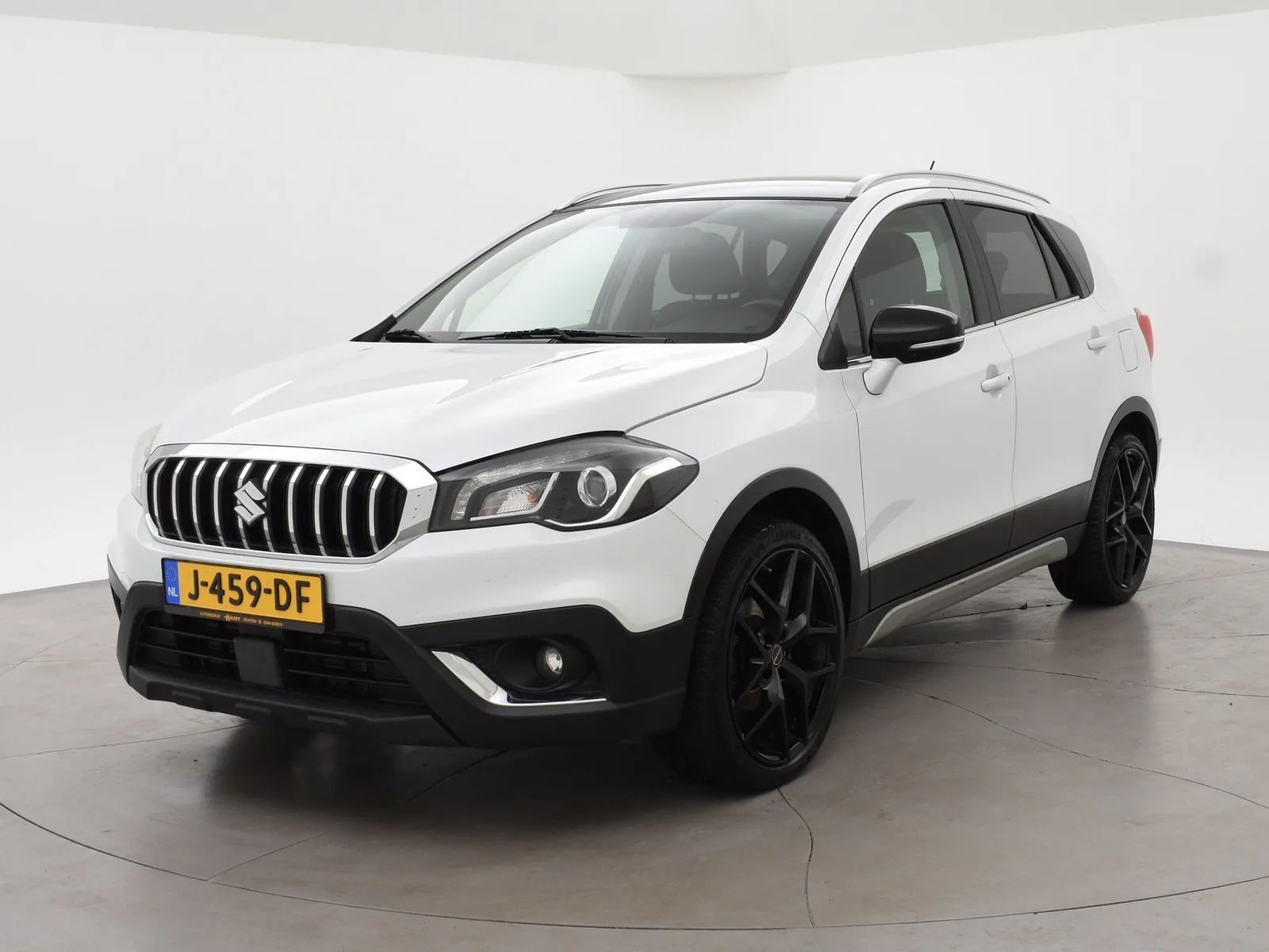 Suzuki S-Cross (2016) — foto 1