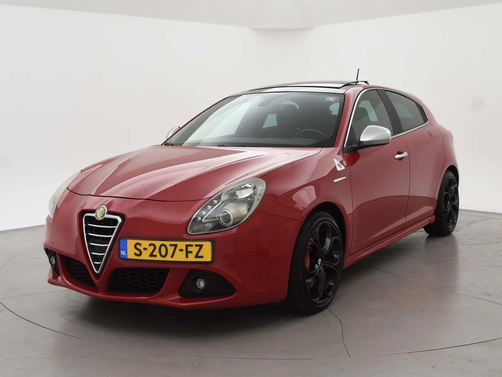 Alfa Romeo Giulietta (2010) — foto 1