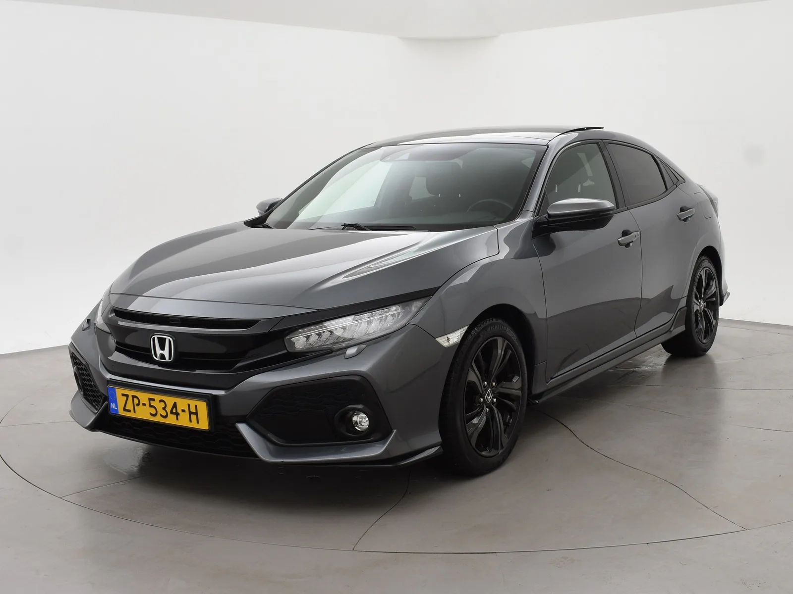 Honda Civic (2018) — foto 1